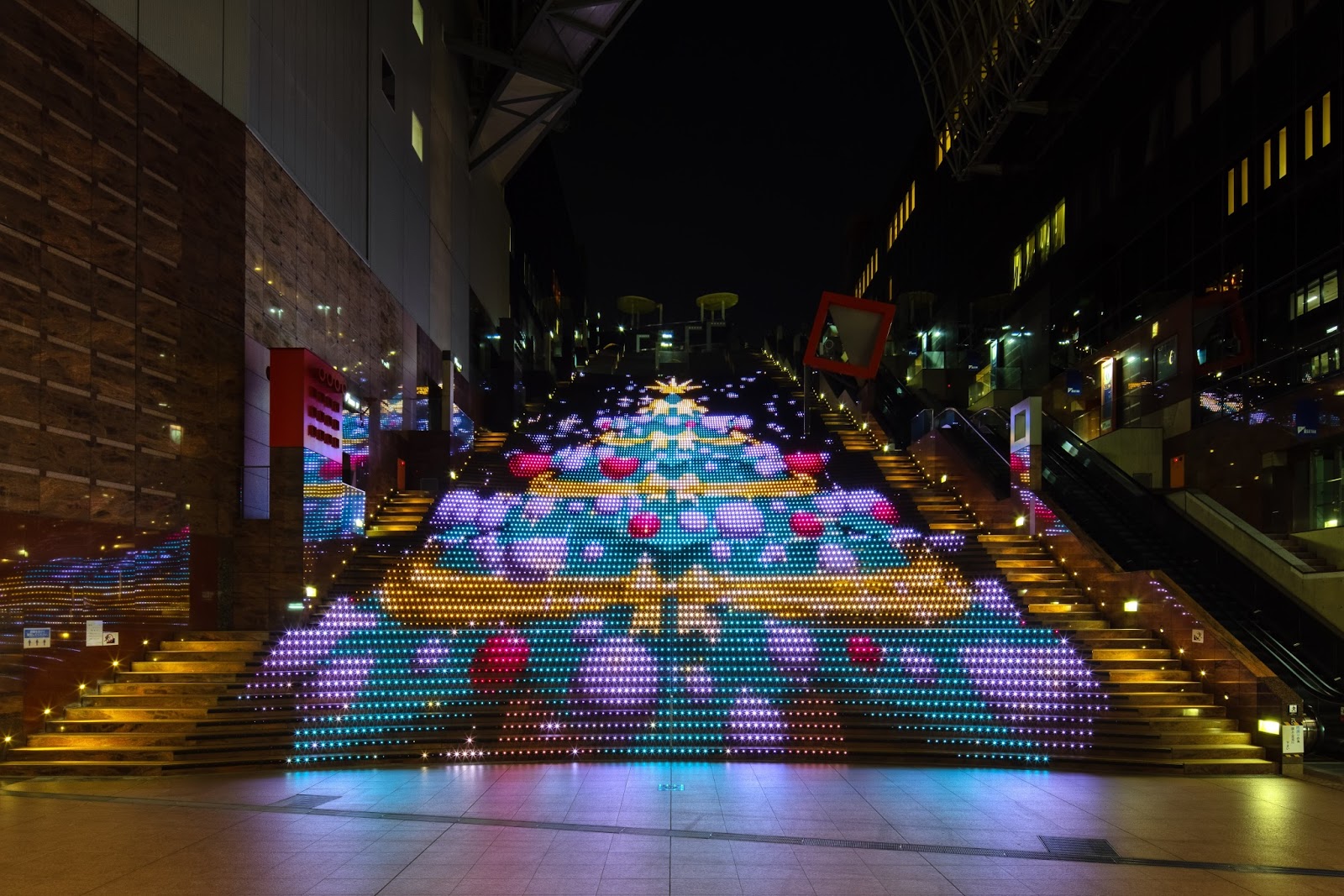 京都駅ビル　グラフィカルイルミネーションPlus