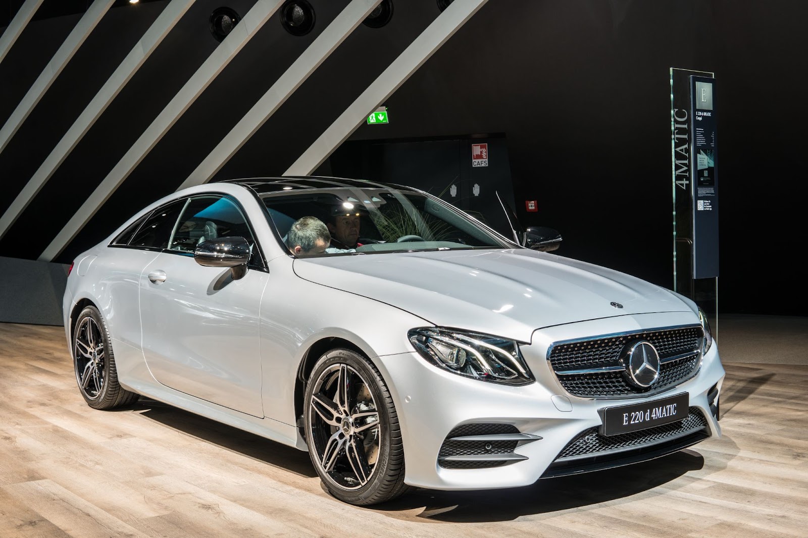 Keunggulan Mesin Modern pada Mercedes E Class