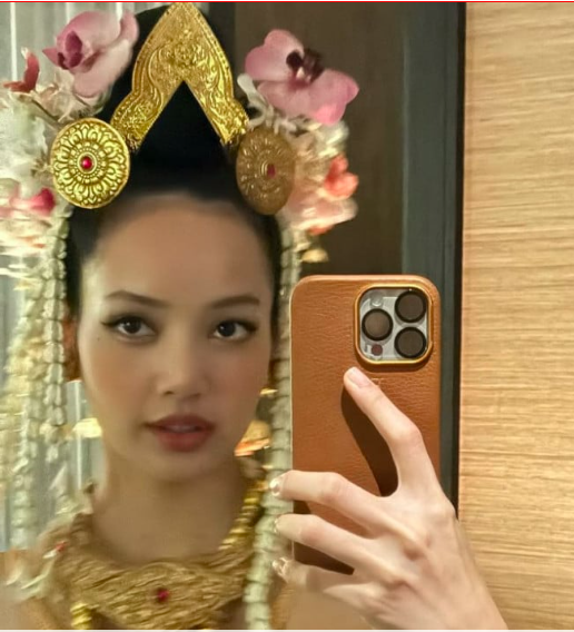 This contains an image of Lisa BLACKPINK White Lotus