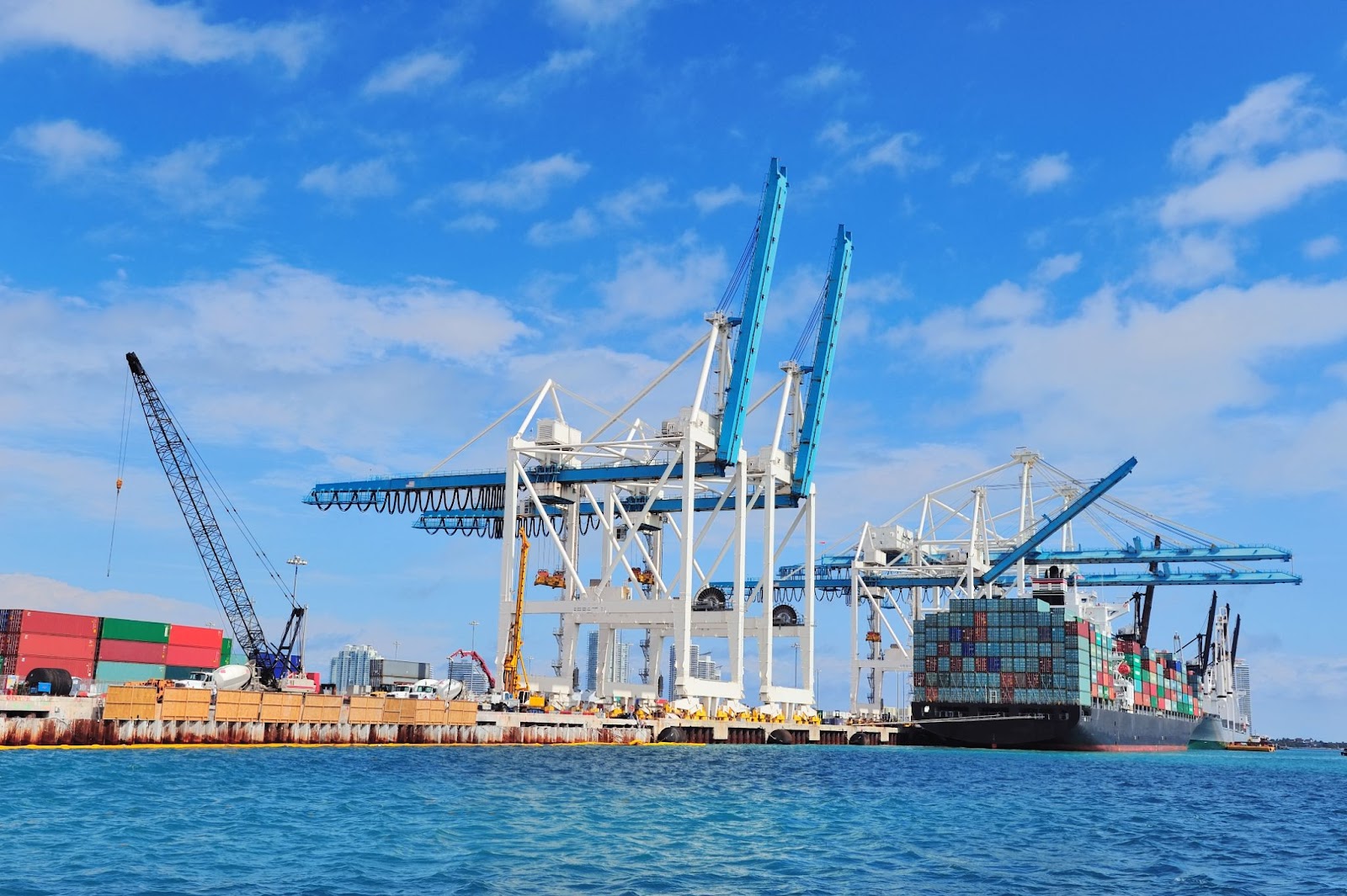 Sea Freight Shipping Dubai