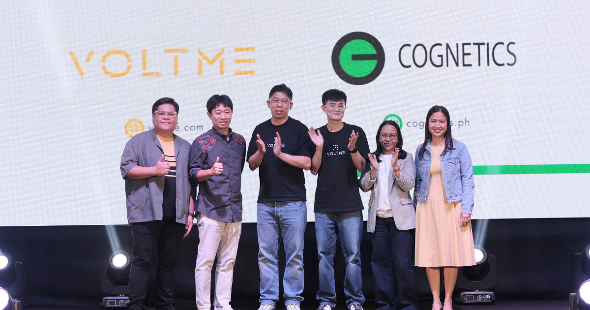 A group of people standing together and giving thumbs up

AI-generated content may be incorrect.