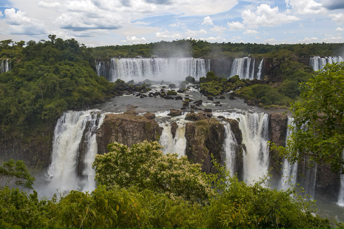 Iguaza falls, brazil