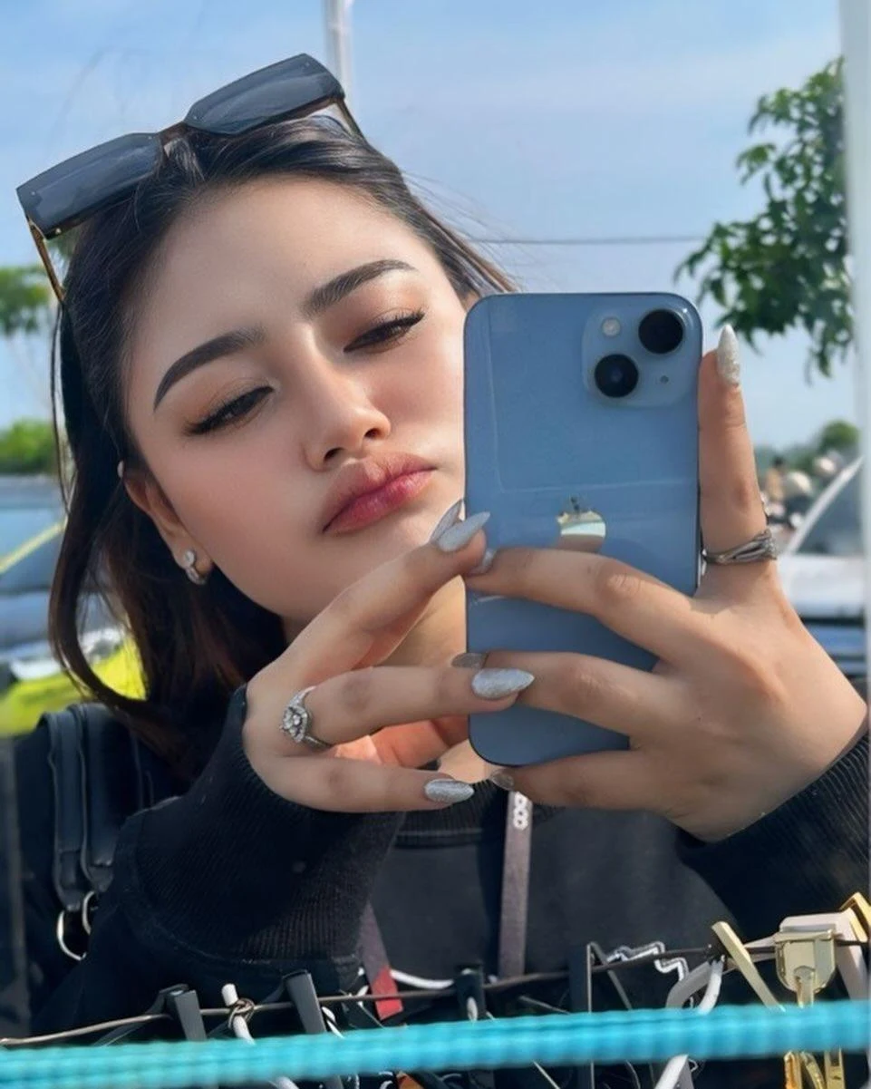 Gadis Hot yang Membuat Dunia Lebih Panas, gadis hot, dunia panas, cewek menggoda