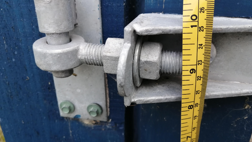metal gate hinges