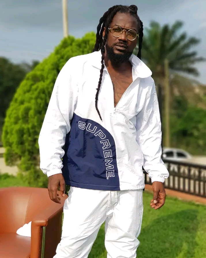 Samini photo 