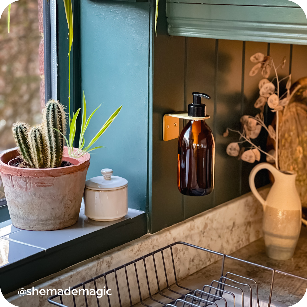 Plank Hardware kitchen FOLD Soap Holder in Brass