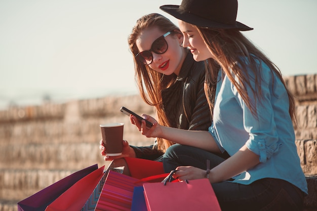 News Fashion and Shopping for a Chic and Savvy Lifestyle
