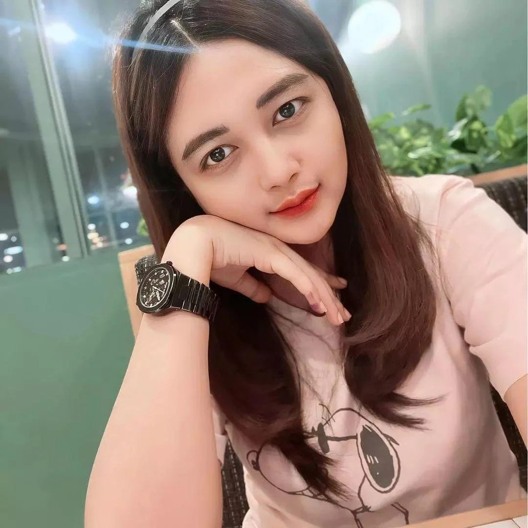 Gadis Hot yang Membuat Gairahmu Membara di Setiap Sudut, gadis hot, gairah membara, cewek seksi