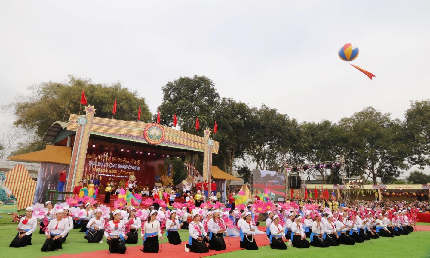 D:\Ảnh Chuyên môn VH,TT & DL\Lễ hội Khai hạ 2024\428280899_801033128734428_9153138284517493168_n.jpg