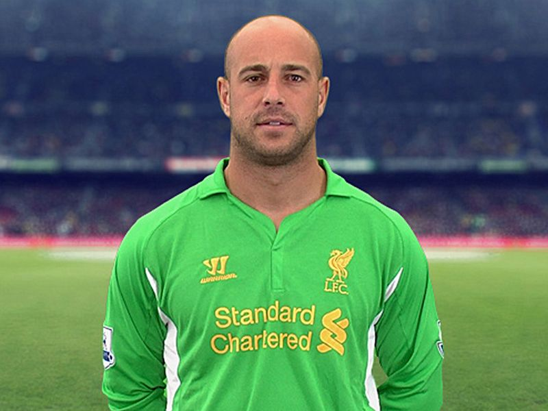 Tiểu Sử Thủ Môn Pepe Reina: Hành Trình Vĩ Đại Trong Sự Nghiệp Bóng Đá