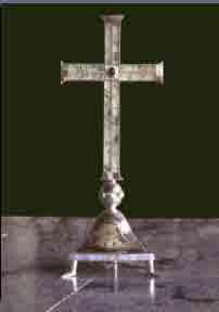 http://www.goudji.com/site%20K/liturgie/chartres_croix_episc.jpg