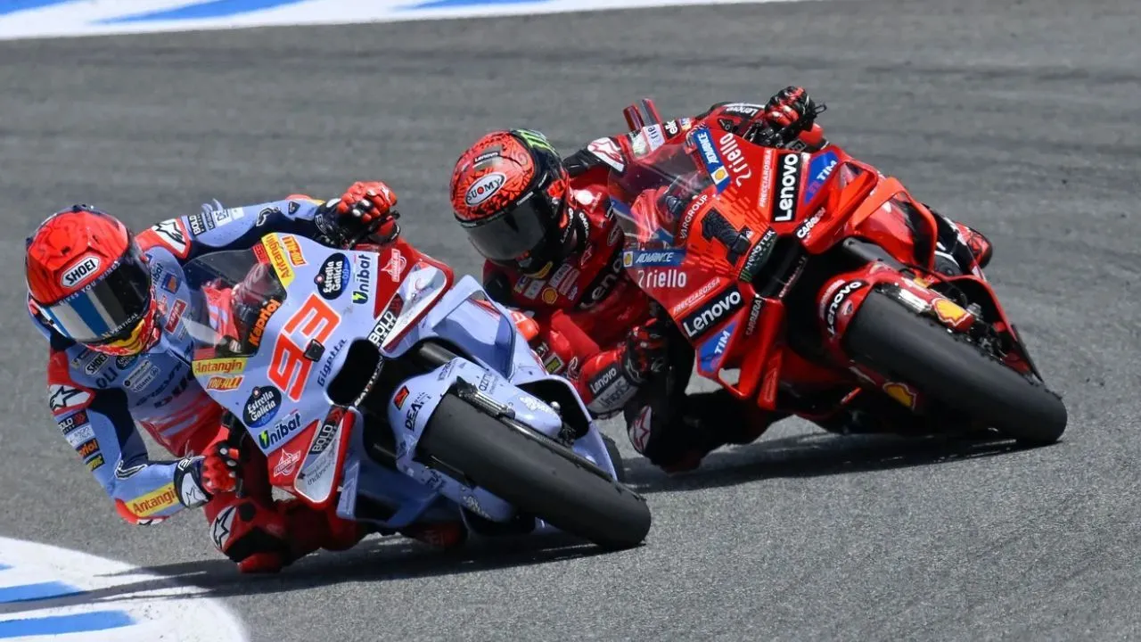 Marc Marquez dan Pecco Bagnaia Cornering