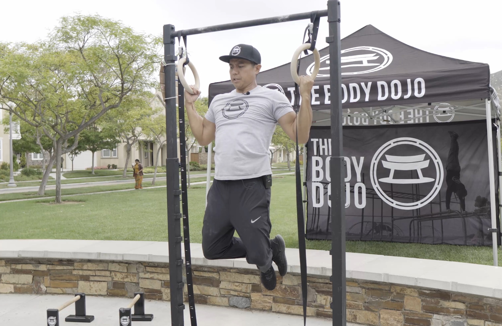 Latihan Cincin Senam - Ring Pull-Ups