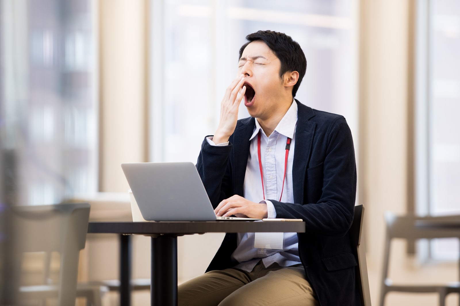 仕事中の眠気を防ぐ予防法