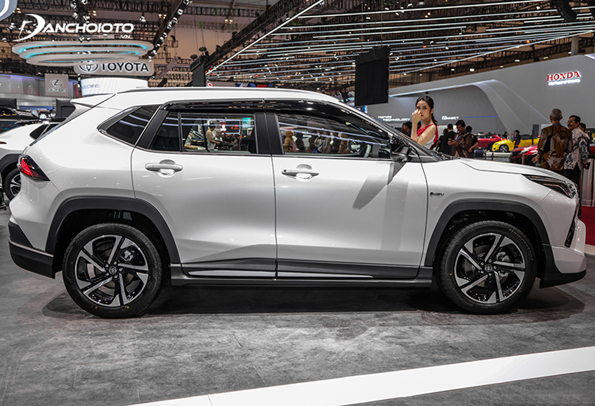 toyota yaris cross 2024 giá lăn bánh