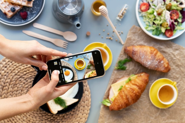 How to Stay Updated with Food Trends for Your Blog