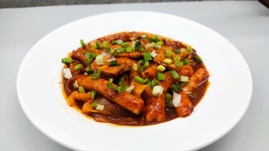 korean-food-Rabokki-with-health-factor-best-korean-food-for-the-health-wang-house-korean-cafe