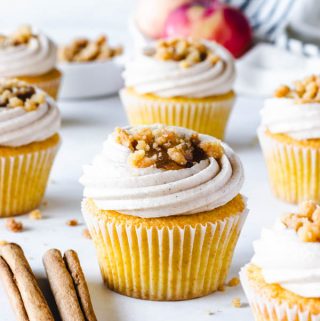 apple crisp cupcakes