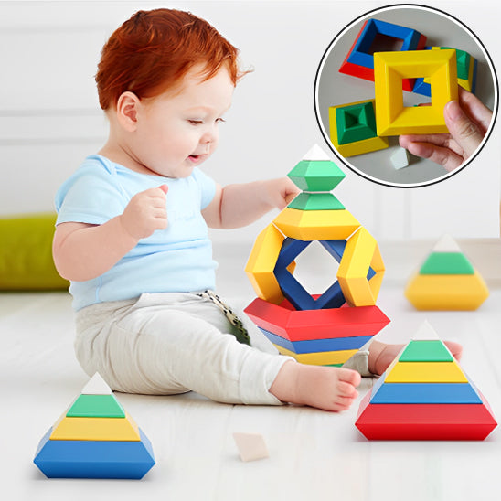 jeu de construction montessori: un bébé manipule les blocs de construction colorés