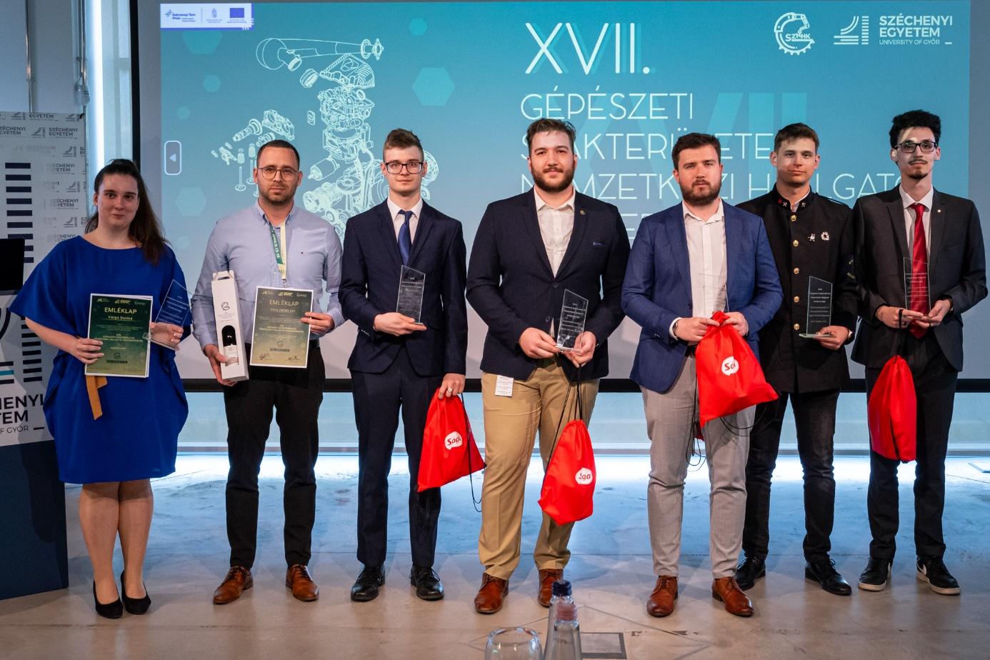 The award-winning teams (Photos: Gergely Nagy)