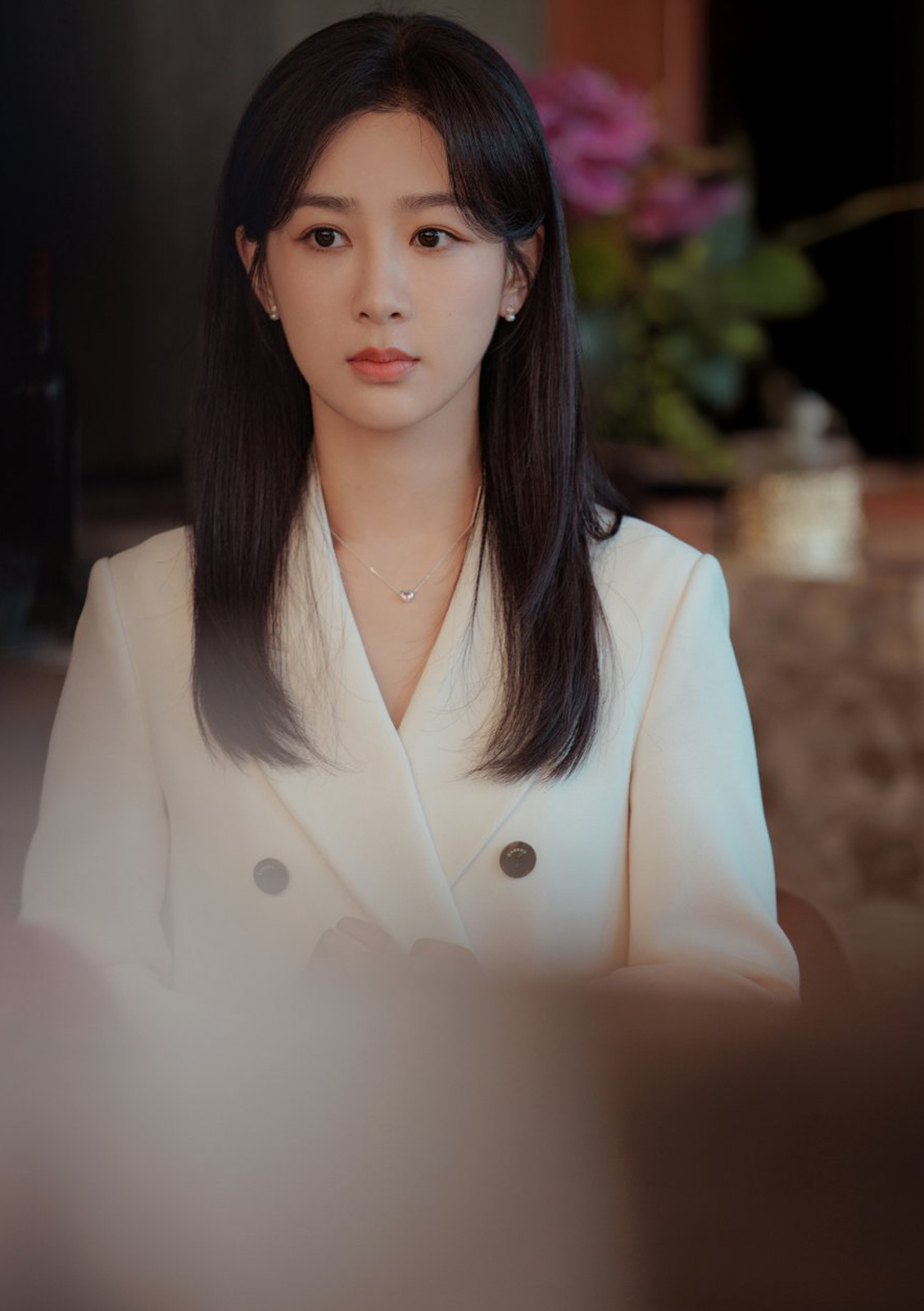 Cú “lột xác” của Dương Tử và cái tát vào định kiến “bình hoa di động” showbiz
