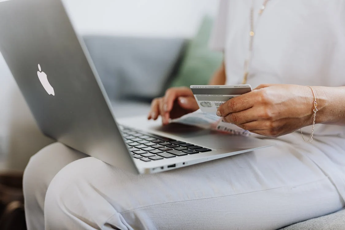 Why Relying Only On Your E-Commerce Website Is A Risky Move | AD 4nXdudiAogcowH6fYMei7jerQgO4LrpmrjHMyWMwPrMsnhRnudfxqof KkDXUbEb2 46zjxJ4jhYiSvBgWNCtuwhRIzp8groVRsFJnoHM0 osD14jLyw5SumJFiNBpqU3WQrCk8ginLGyD5KEsTmDVeSRwMCh?key=tDmlN3K6L 3ZQjMI2gqO3Q