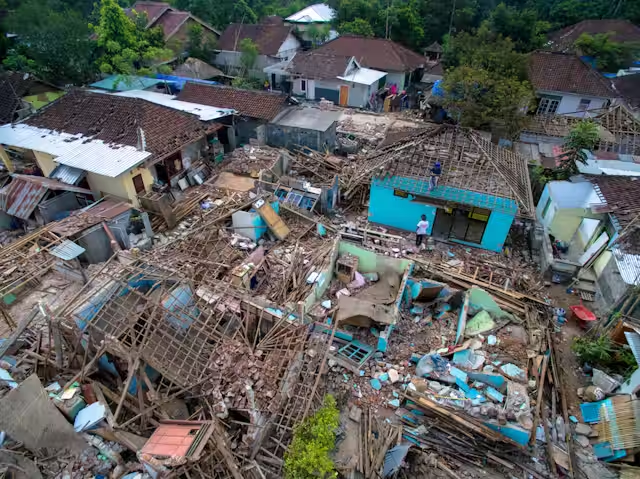 bencana alam terparah di indonesia gempa NTT