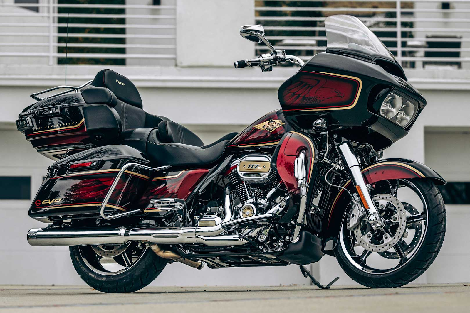 รถจักรยานยนต์ Harley-Davidson CVO Road Glide Limited 120th Anniversary