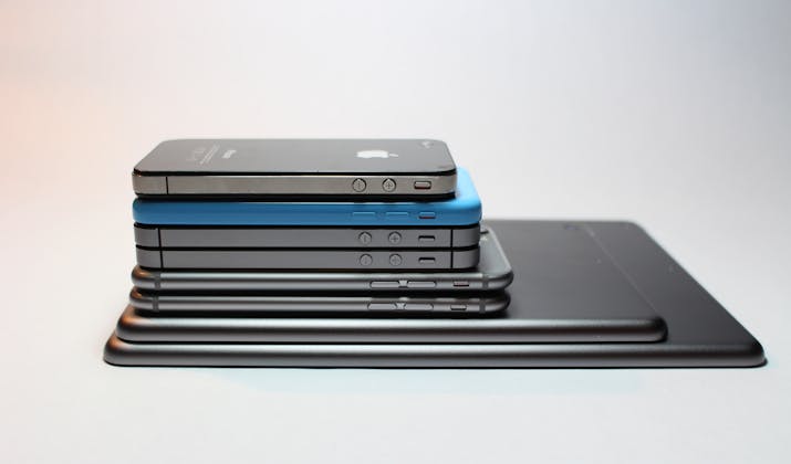 Does the iPhone XR Have Reverse Charging? 5