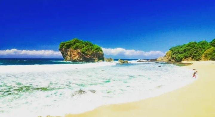   Pesona Alam Pantai Watu Kodok, Surga Tersembunyi di Pesisir Jogja