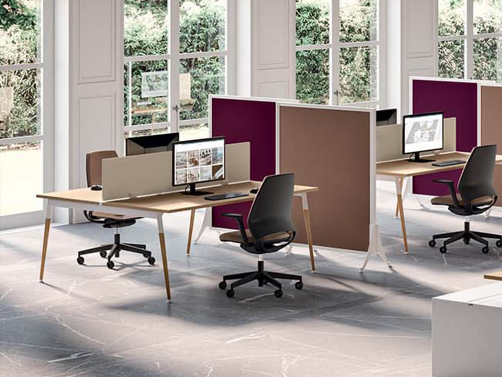 Soft divided operator desk provides comfort and support, creating a cosy and relaxing workspace.