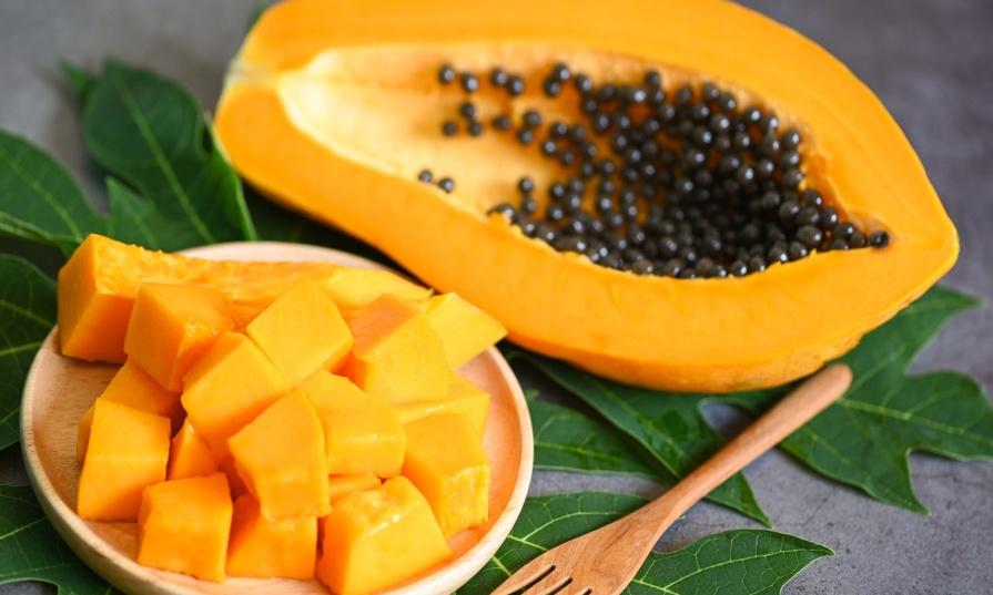 how-to-eat-ripe-papaya-1706088908.jpg