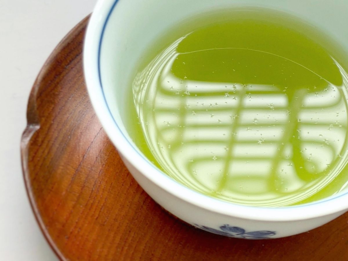 1.緑茶に浮いたほこり、ちょっとイヤかも → 実は「〇〇の印」です