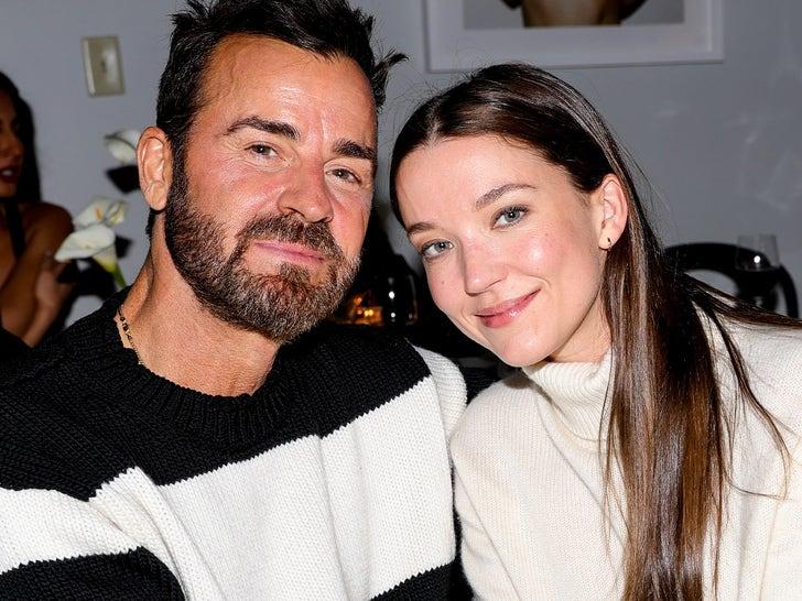 Justin Theroux Engaged to Actress Nicole Brydon Bloom