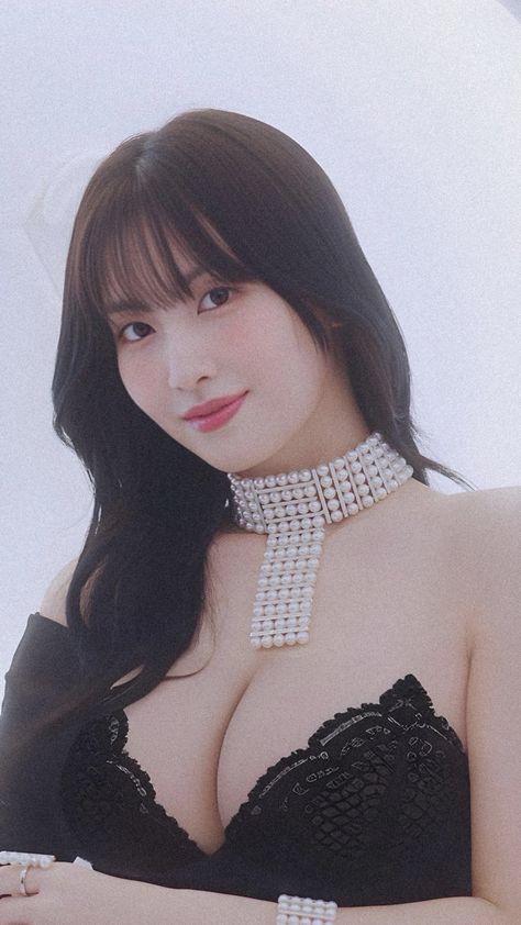 This contain an image of  TWICE's Momo