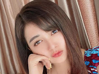Gadis Cantik dengan Kepercayaan Diri yang Luar Biasa