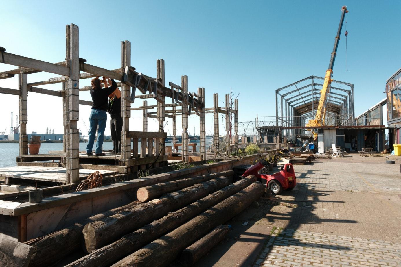 Afbeelding met hemel, buitenshuis, grond, fabriek

Door AI gegenereerde inhoud is mogelijk onjuist.
