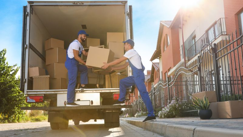 Navigating the Moving Maze: Choosing the Right Moving Services for Your Needs