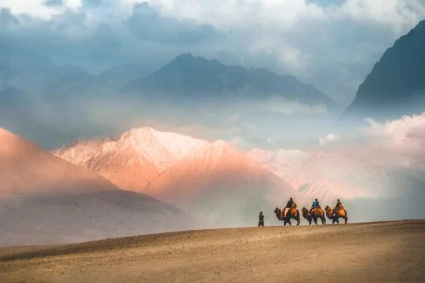 Soft Light and Wide Skies: 18 Beautiful Landscapes, soft light photos, sky landscapes, nature, landscape, gentle scenes, atmospheric views