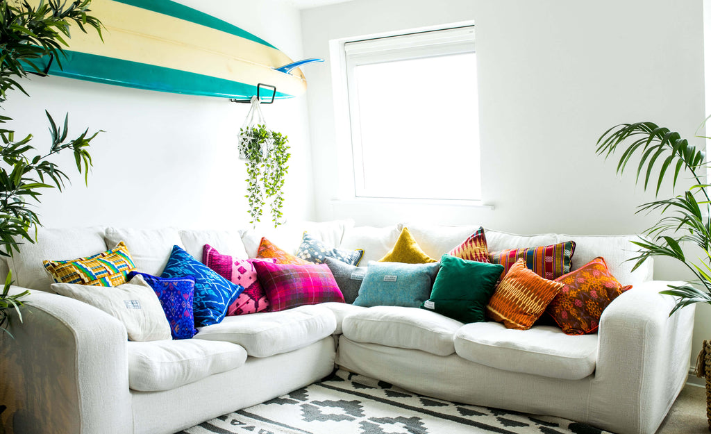 How to Arrange Cushions on a Corner Sofa | rumafurniture