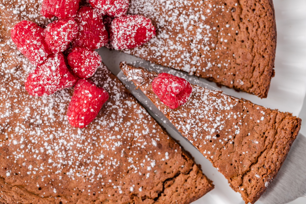 Flourless chocolate cake