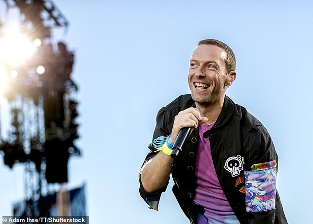 Coldplay's Chris Martin volunteers at local homeless charity coffee shop in  Finsbury Park as he proudly clocks in for a shift behind the counter |  Daily Mail Online