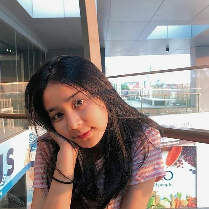 Cewek Penuh Gairah, cewek gairah, seksi, menggoda