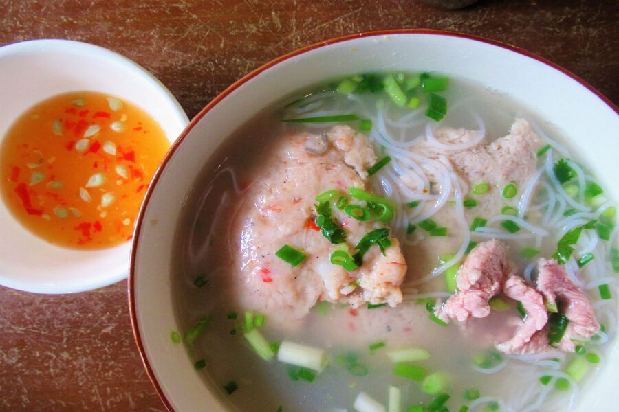 Phu Quoc stirring rice noodles can stimulate the taste buds of even the most demanding diners. Source: Vietnam Coracle 