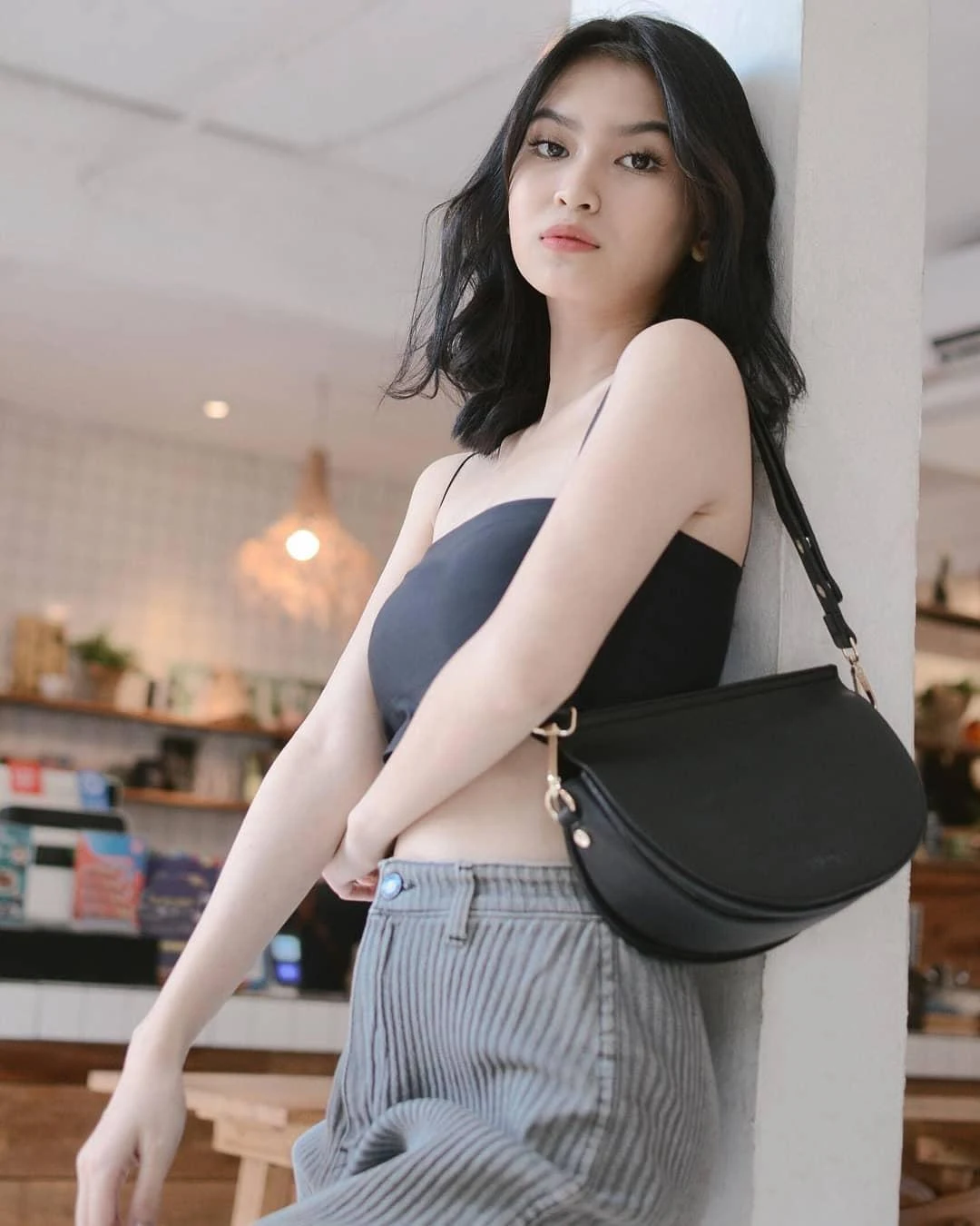 Gadis Menawan Membuat Hati Tak Berkutik, gadis menawan, pesona kuat, cewek cantik