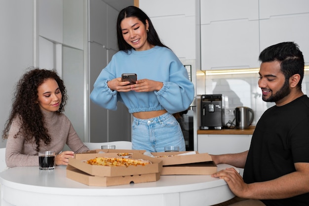 Food Delivery Faves: Quick Meals for Busy Days