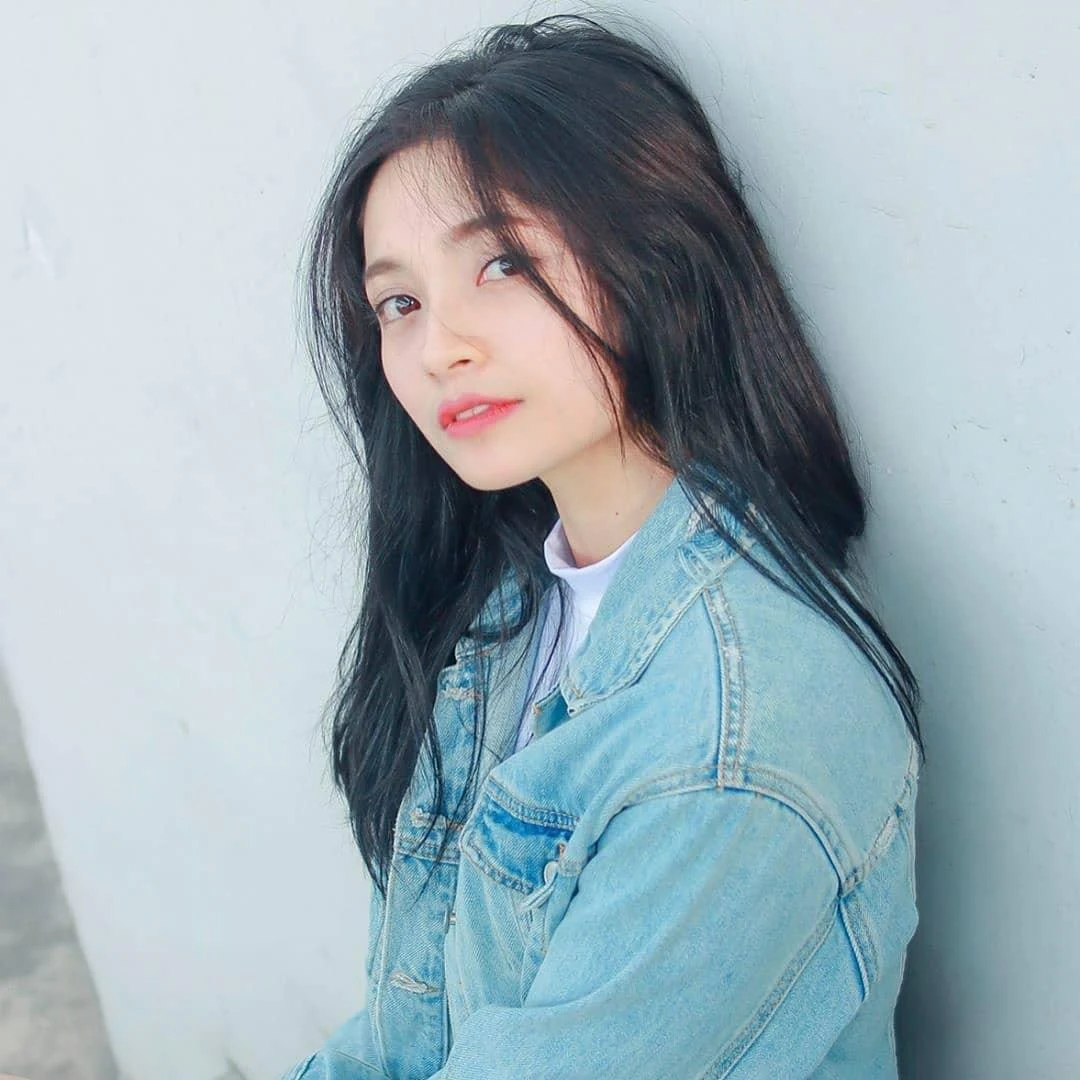 Wanita Mempesona yang Membuat Setiap Detik Terasa Panas, wanita mempesona, detik panas, cewek seksi