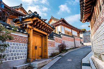 Trải Nghiệm Tuyệt Vời Tại Ngôi Làng Cổ Bukchon Hanok