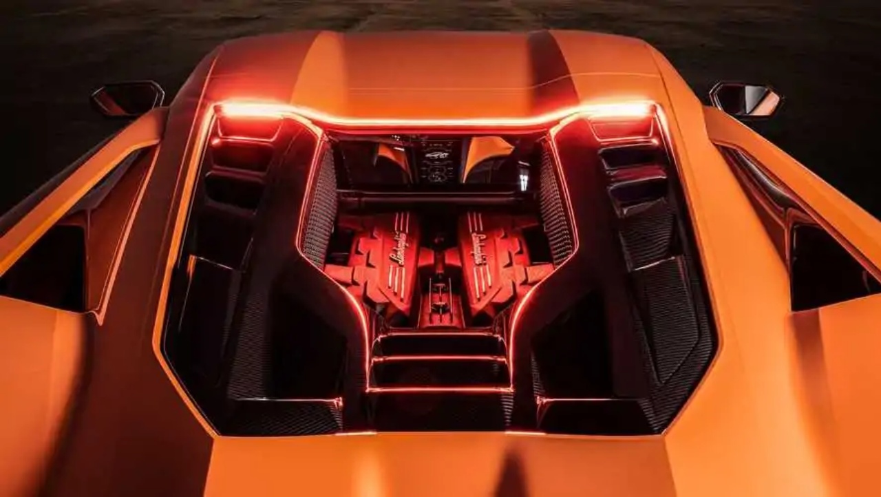 Lamborghini Fenomeno 2026 is a limited-run hybrid supercar with over 1000 hp, aggressive design, and stunning acceleration, debuting August 2025. 
