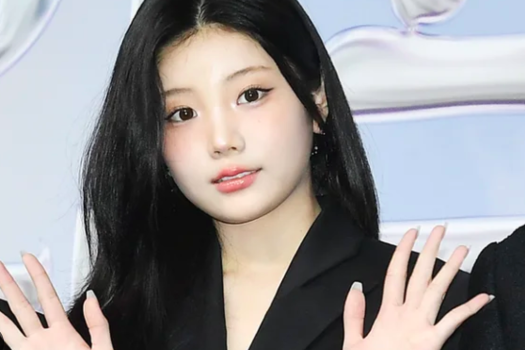 This contains an image of ILLIT Wonhee 